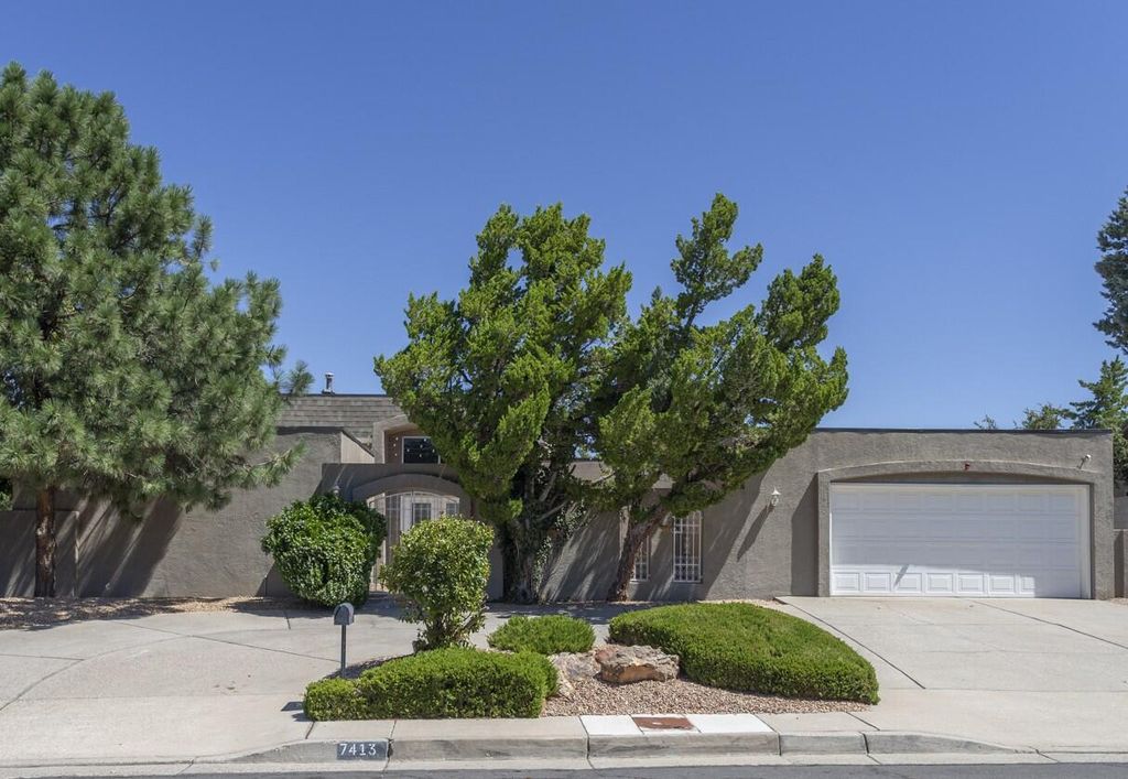 7413 El Morro Road NE, Albuquerque, NM 87109