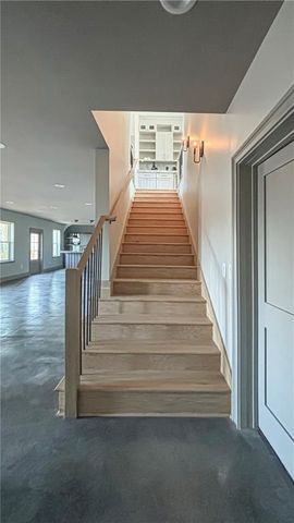 270 Crosstree Lane, Atlanta, GA 30328