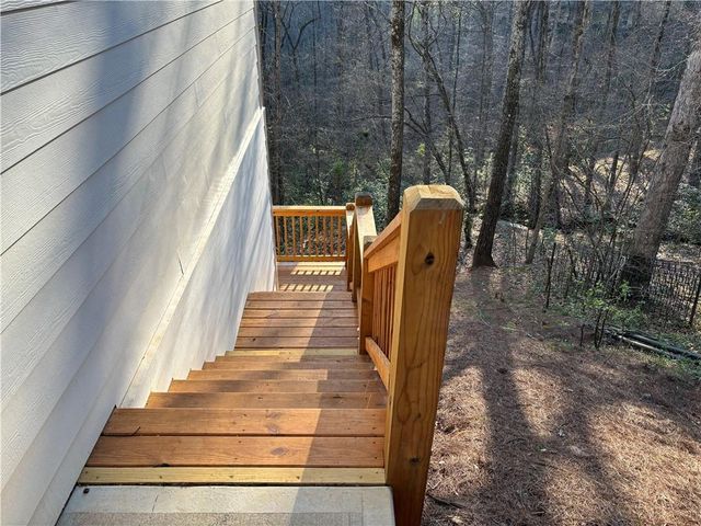 270 Crosstree Lane, Atlanta, GA 30328