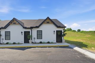 143 Deer Valley Drive E # 143, Gordonsville, TN 38563