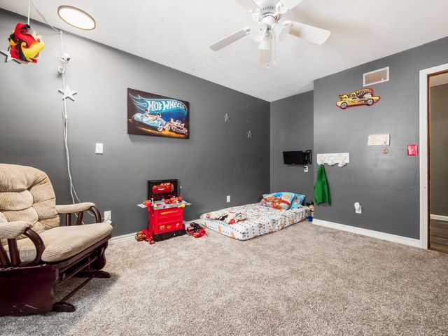 3010 S River Road, Zanesville, OH 43701