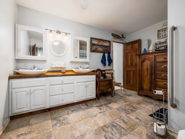 3010 S River Road, Zanesville, OH 43701