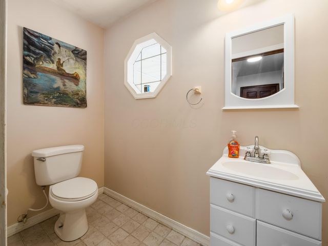 3010 S River Road, Zanesville, OH 43701