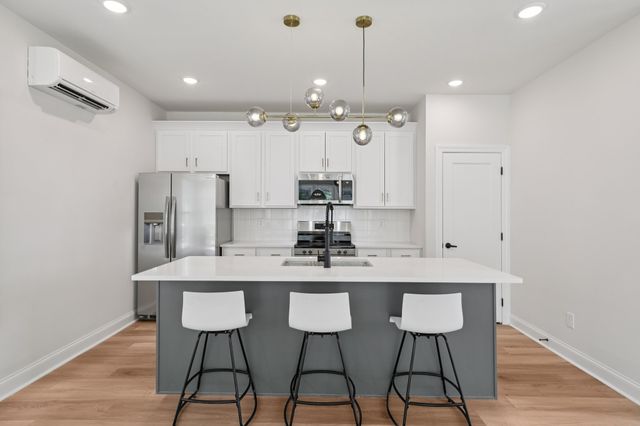 1611 Hampton St, Nashville, TN 37207