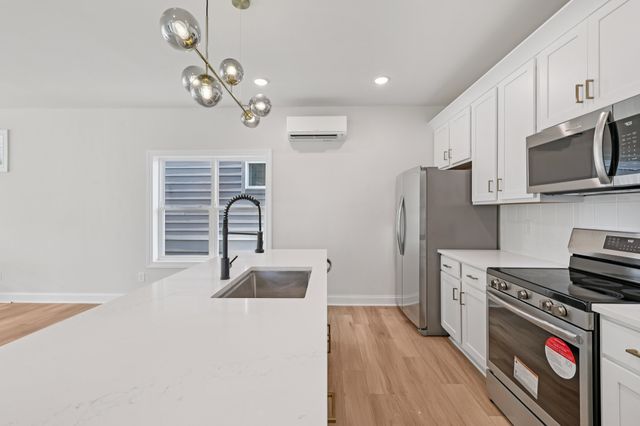 1611 Hampton St, Nashville, TN 37207