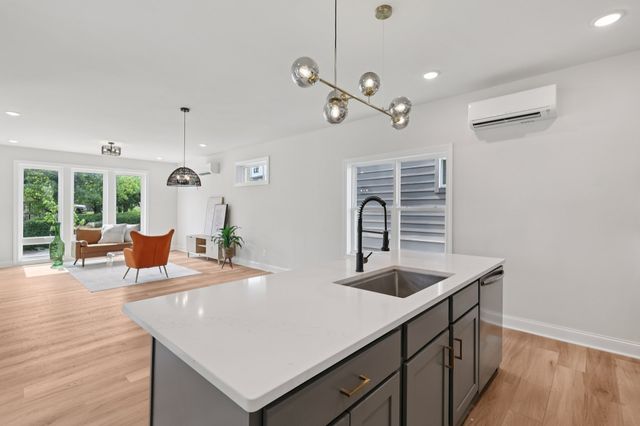 1611 Hampton St, Nashville, TN 37207