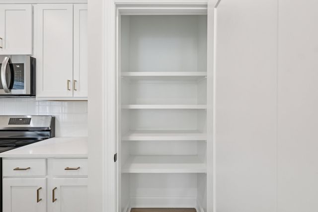 1611 Hampton St, Nashville, TN 37207