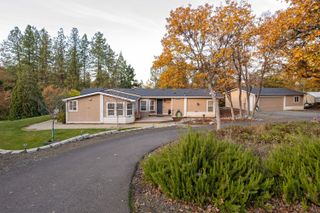 2285 Jasmine Avenue, Medford, OR 97501