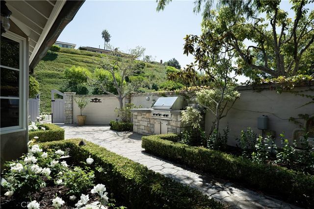 2001 Yacht Resolute, Newport Beach, CA 92660