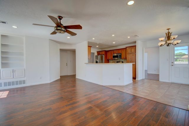 9515 Macallan Road NE, Albuquerque, NM 87109