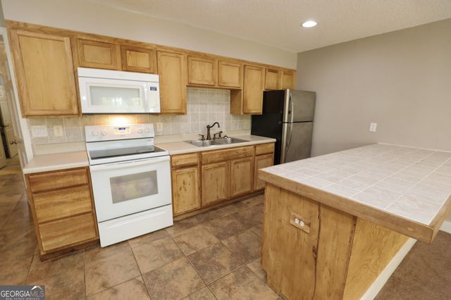 1017 Bruce Jackson Road, Newnan, GA 30263