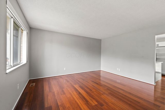 2121 Steffi Drive, Hilliard, OH 43026