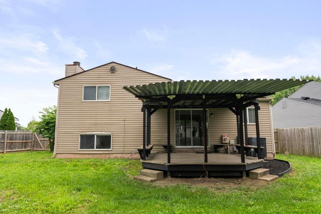 2121 Steffi Drive, Hilliard, OH 43026