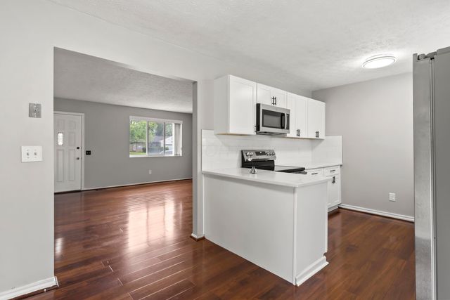 2121 Steffi Drive, Hilliard, OH 43026