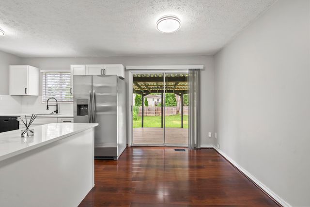2121 Steffi Drive, Hilliard, OH 43026
