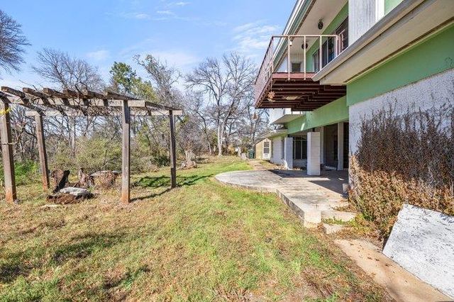 4 N Peak RD, West Lake Hills, TX 78746