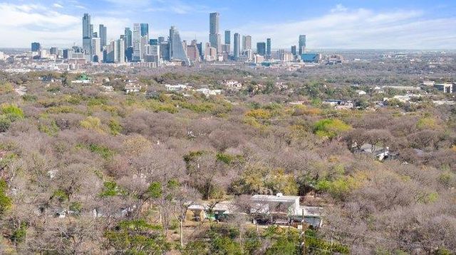 4 N Peak RD, West Lake Hills, TX 78746