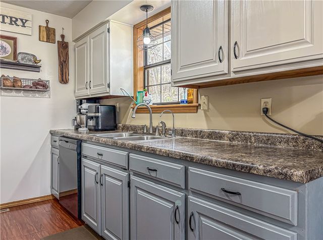 6609 Cottonwood Road, Harrison, AR 72601