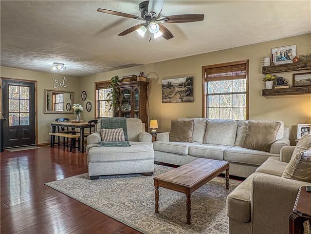 6609 Cottonwood Road, Harrison, AR 72601