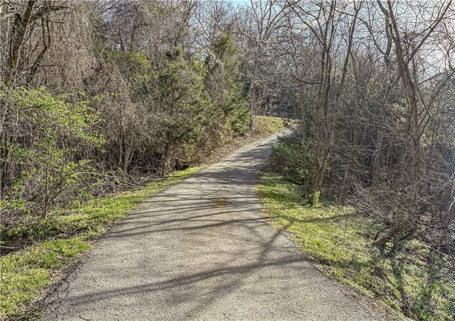 6609 Cottonwood Road, Harrison, AR 72601