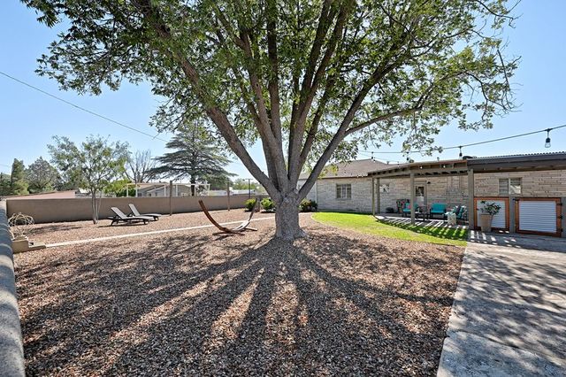 101 E 2nd St, Marfa, TX 79483