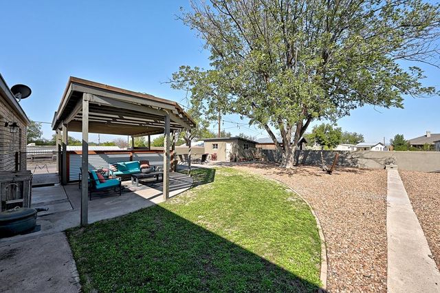 101 E 2nd St, Marfa, TX 79483