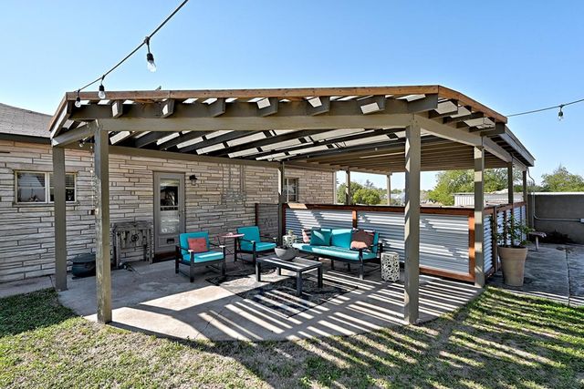 101 E 2nd St, Marfa, TX 79483