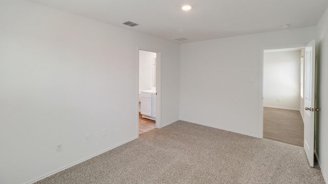 118 Schuenemann WAY, Uhland, TX 78640