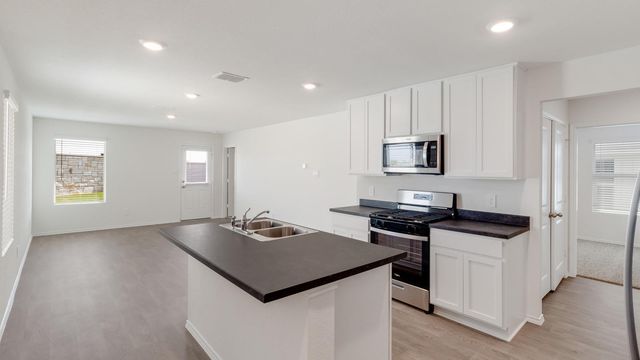 118 Schuenemann WAY, Uhland, TX 78640