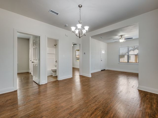 4306 Jamaica Street, Dallas, TX 75210