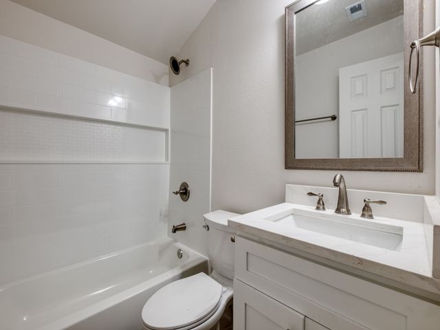 4306 Jamaica Street, Dallas, TX 75210