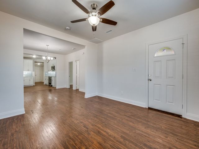 4306 Jamaica Street, Dallas, TX 75210