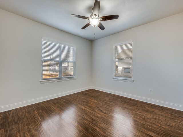 4306 Jamaica Street, Dallas, TX 75210