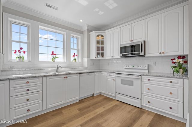 42 Sailview Drive, N Topsail Beach, NC 28460