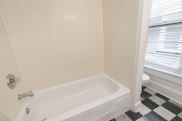 688 Hamlet Street, Columbus, OH 43215