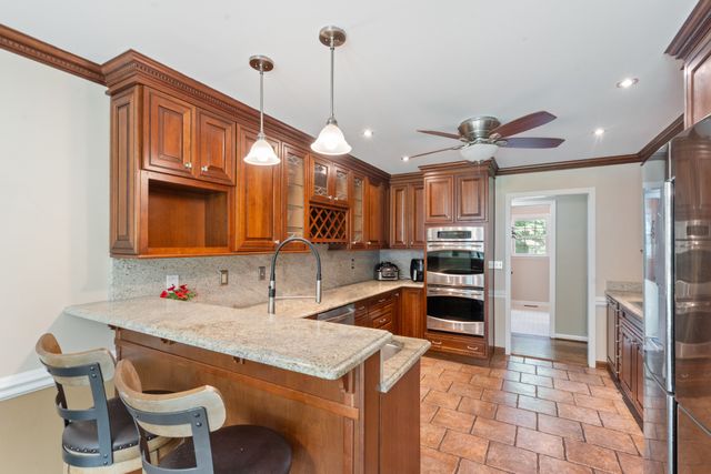 228 Druid Hills Dr, Dickson, TN 37055