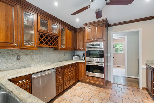 228 Druid Hills Dr, Dickson, TN 37055