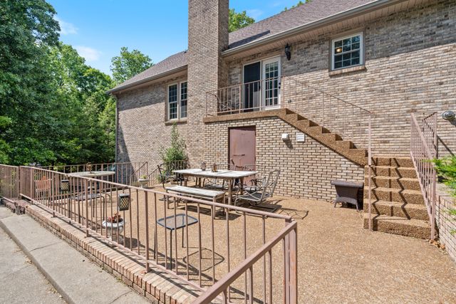228 Druid Hills Dr, Dickson, TN 37055