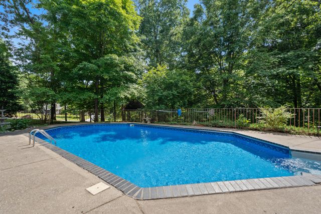 228 Druid Hills Dr, Dickson, TN 37055