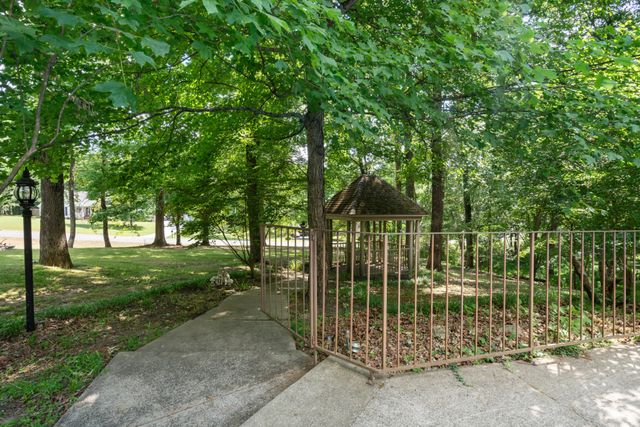 228 Druid Hills Dr, Dickson, TN 37055