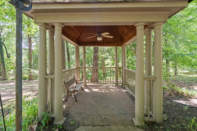 228 Druid Hills Dr, Dickson, TN 37055