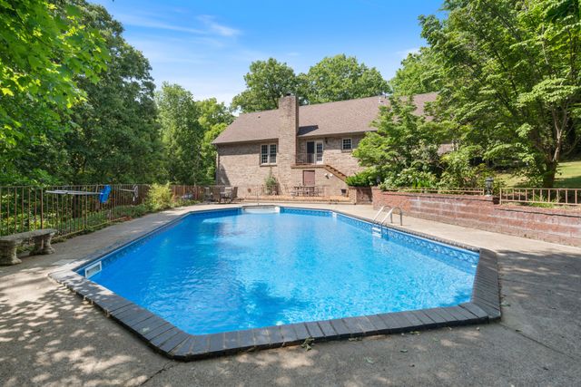 228 Druid Hills Dr, Dickson, TN 37055