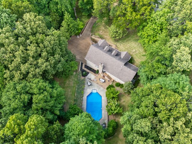 228 Druid Hills Dr, Dickson, TN 37055