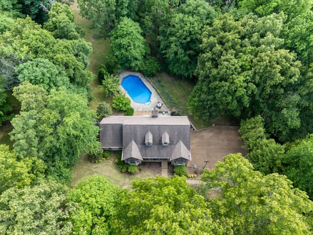 228 Druid Hills Dr, Dickson, TN 37055