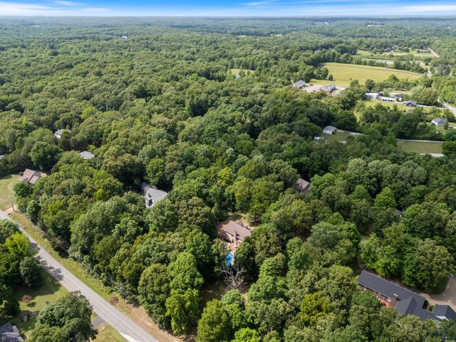 228 Druid Hills Dr, Dickson, TN 37055