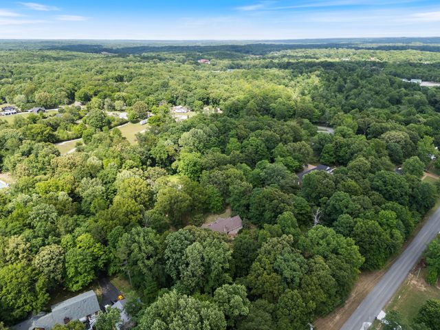 228 Druid Hills Dr, Dickson, TN 37055