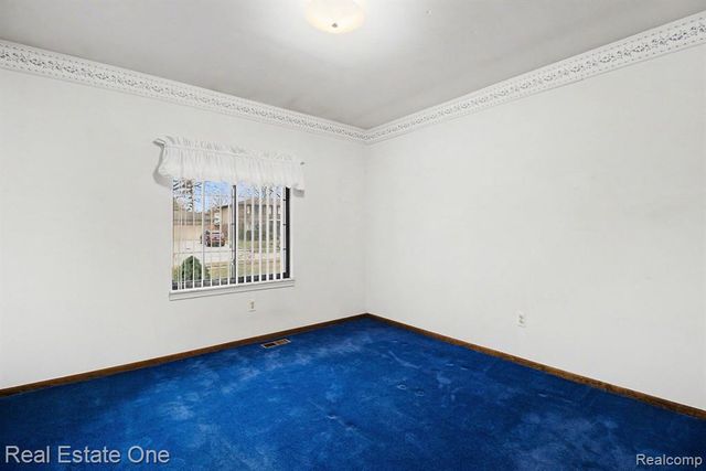 1845 Shenandoah Drive, Troy, MI 48085