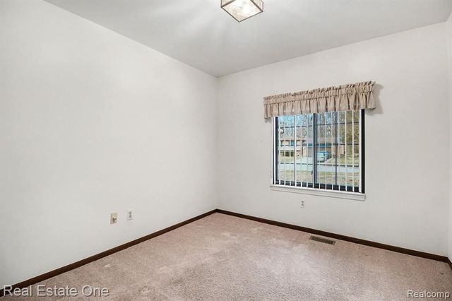 1845 Shenandoah Drive, Troy, MI 48085