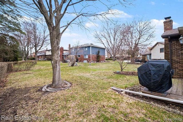 1845 Shenandoah Drive, Troy, MI 48085