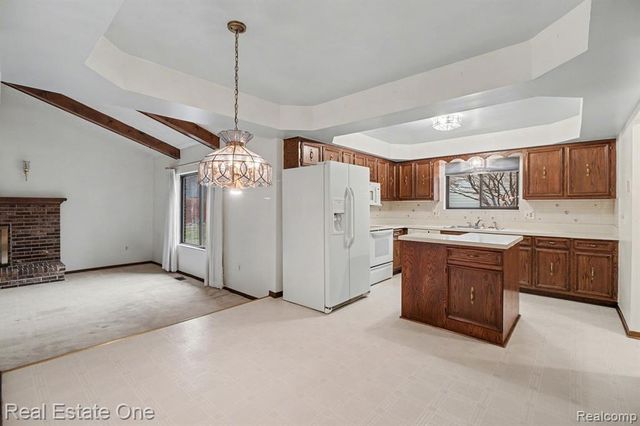 1845 Shenandoah Drive, Troy, MI 48085